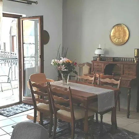 Tinas House *