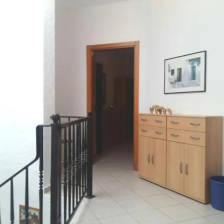 Tinas House Апартаменты *